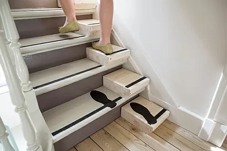 new-shaftless-stair-lifts-take-a-look-at-the-prices-swipit